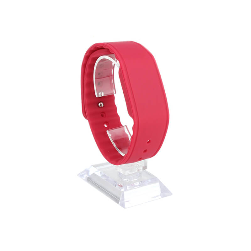 Custom Waterproof ISO14443A RFID NFC Bracele NTAG215 Silicone Wristband Manufacturer